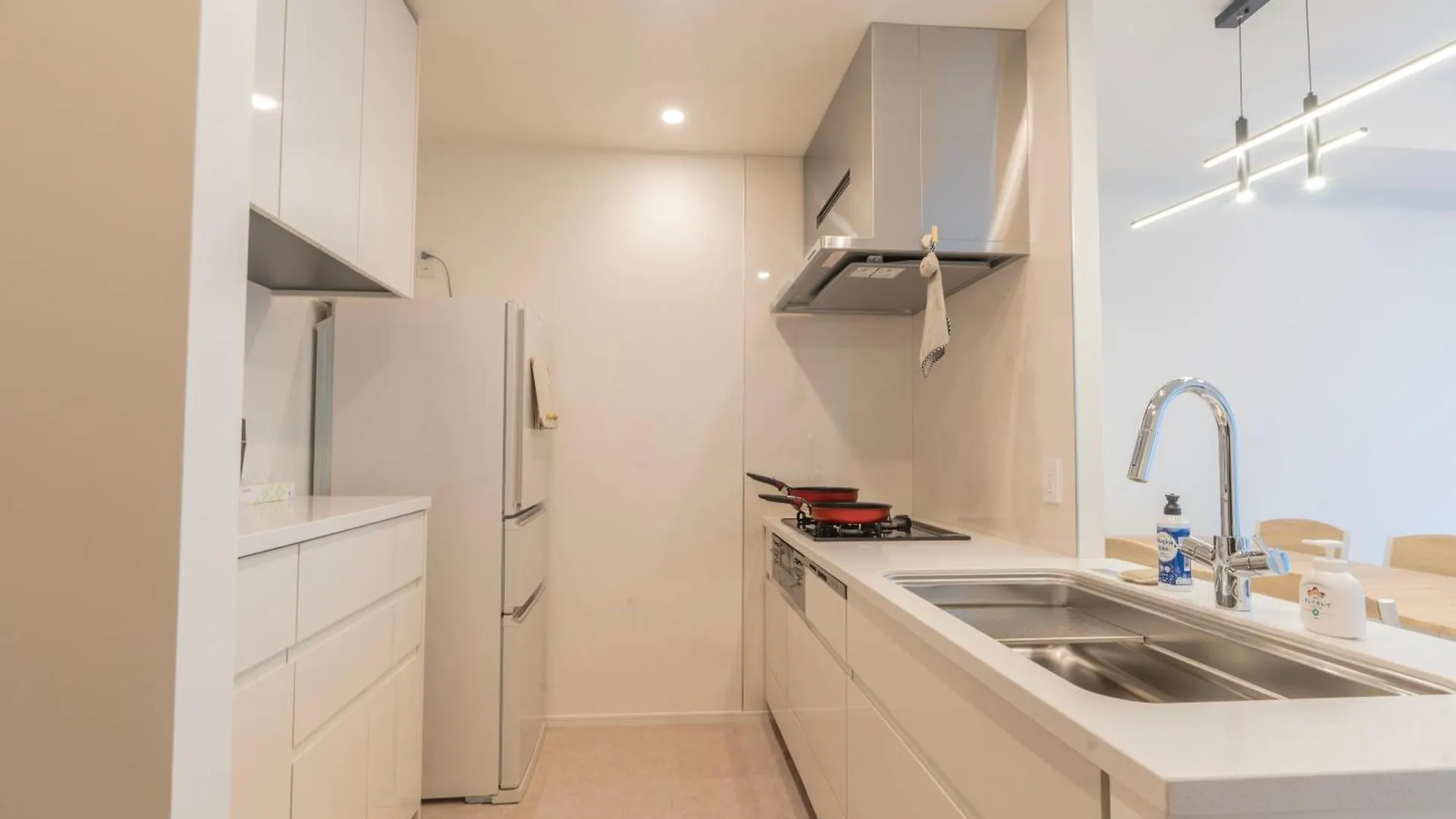 Tokyo Bay Port Area, High-Rise Luxury Apartment With View, 2 Minutes To Takeshiba Station